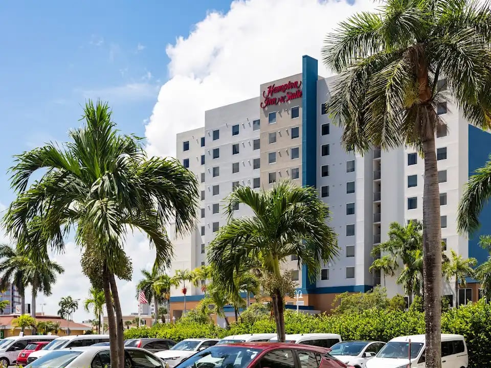 Hampton Inn & Suites by Hilton Miami Airport South Blue Lagoon